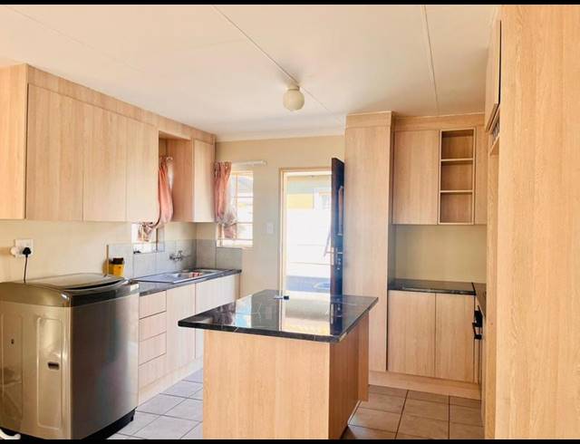 3 BEDROOM HOUSE FOR SALE IN SKY CITY